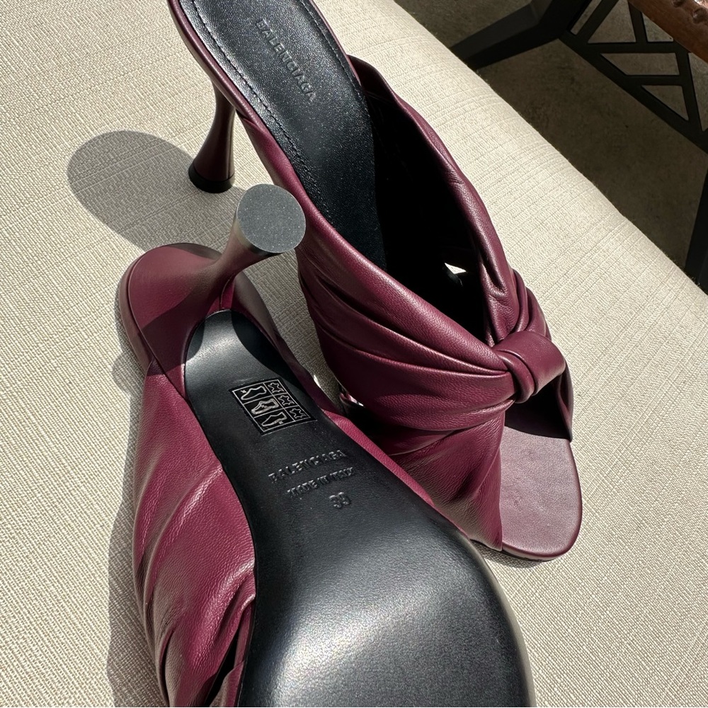 Brand New In Box Balenciaga Smooth Nappa Drapy Sandal Pumps in Burgundy - Picture 4 of 10